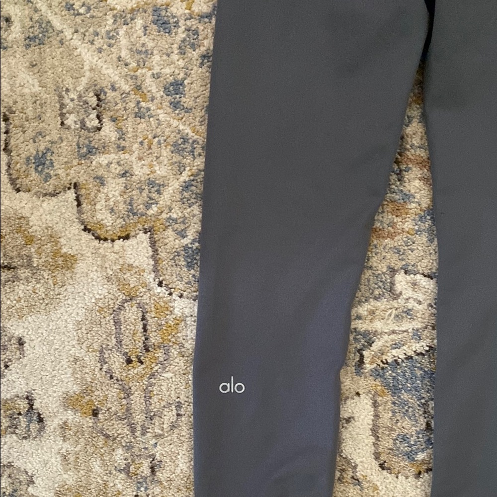ALO Yoga High-Waist Charcoal Gray Leggings - Picture 4 of 4